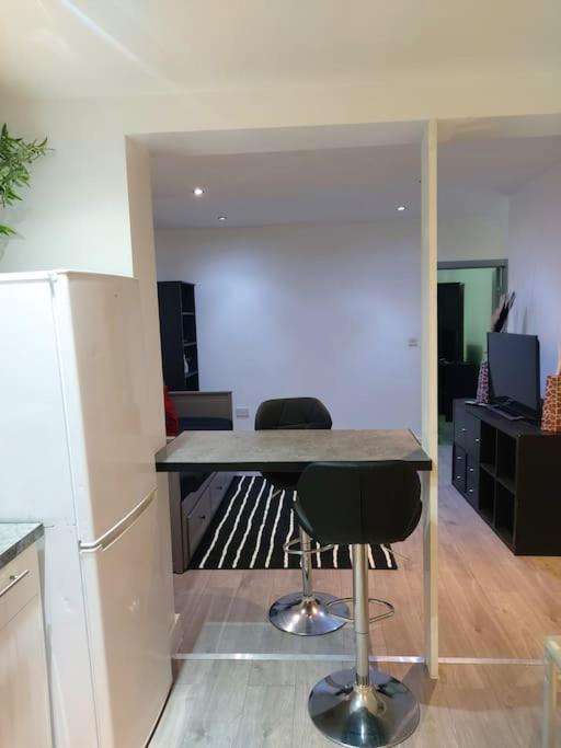 Home Away Barking Barking  Extérieur photo
