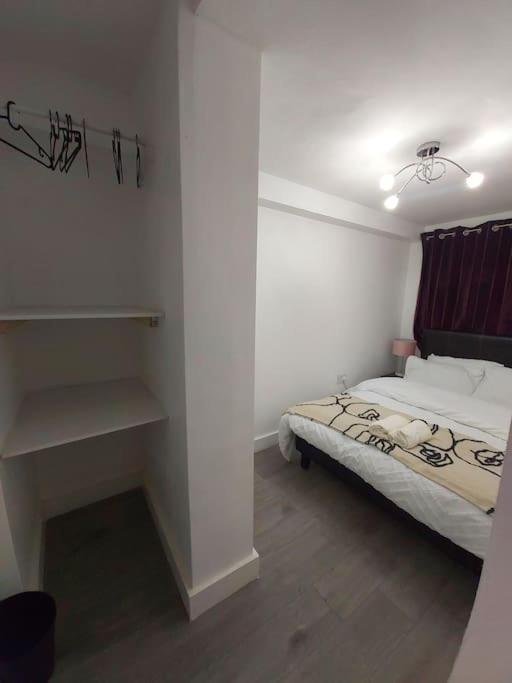 Home Away Barking Barking  Extérieur photo