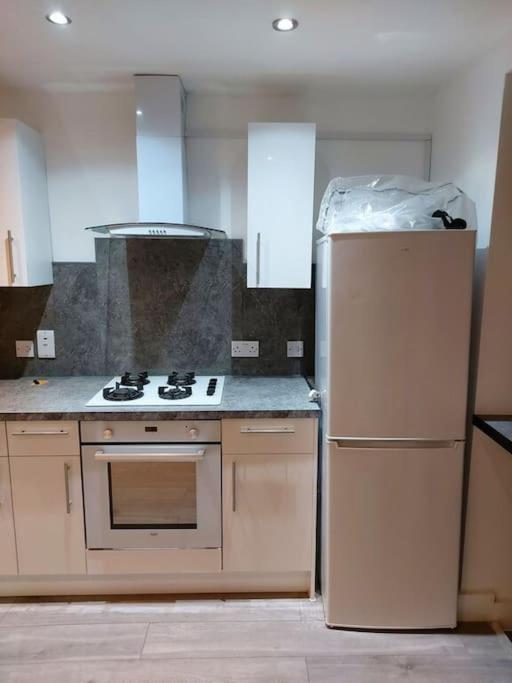 Home Away Barking Barking  Extérieur photo