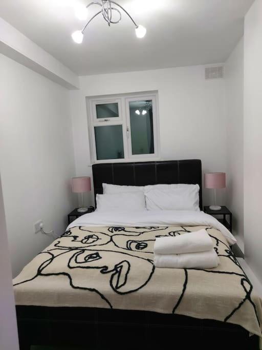 Home Away Barking Barking  Extérieur photo