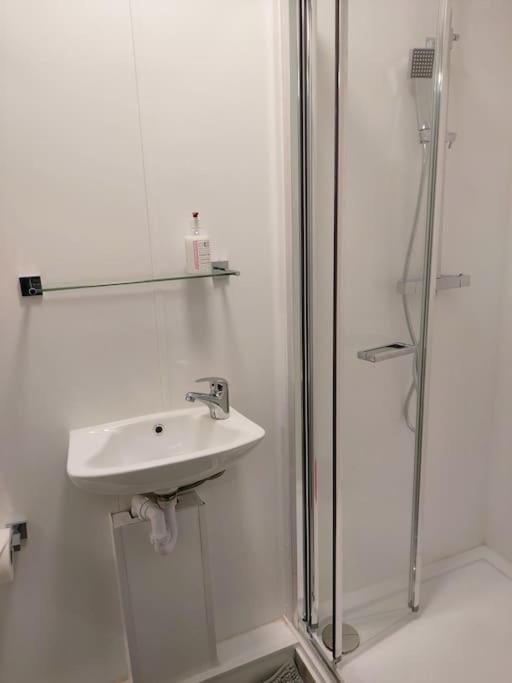 Home Away Barking Barking  Extérieur photo