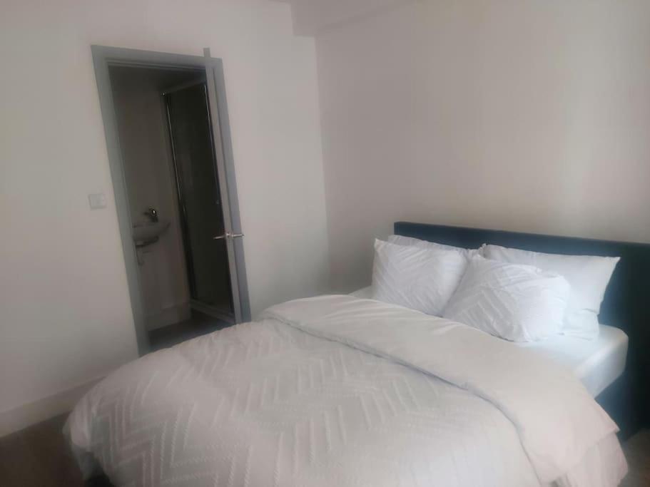 Home Away Barking Barking  Extérieur photo