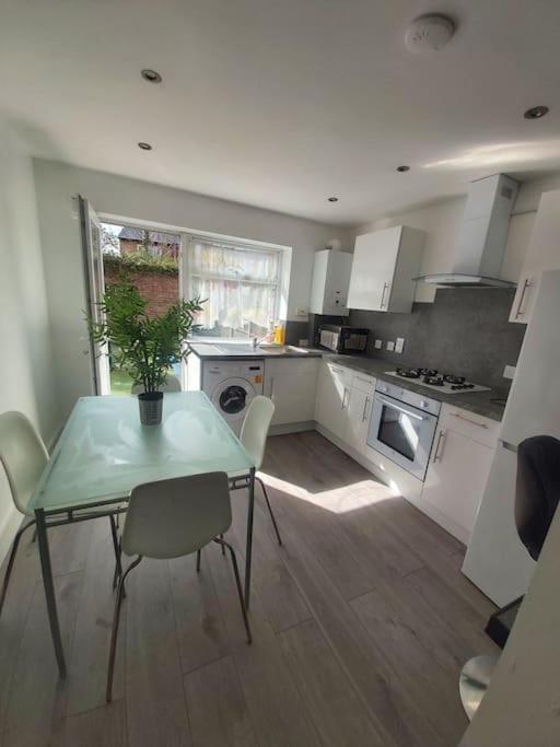 Home Away Barking Barking  Extérieur photo